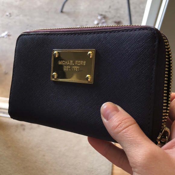Michael Kors Handbags - Michael kors wallet